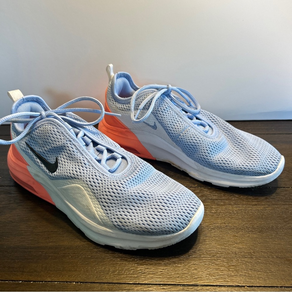 Nike Air Max Motion 2 Women’s Size 10